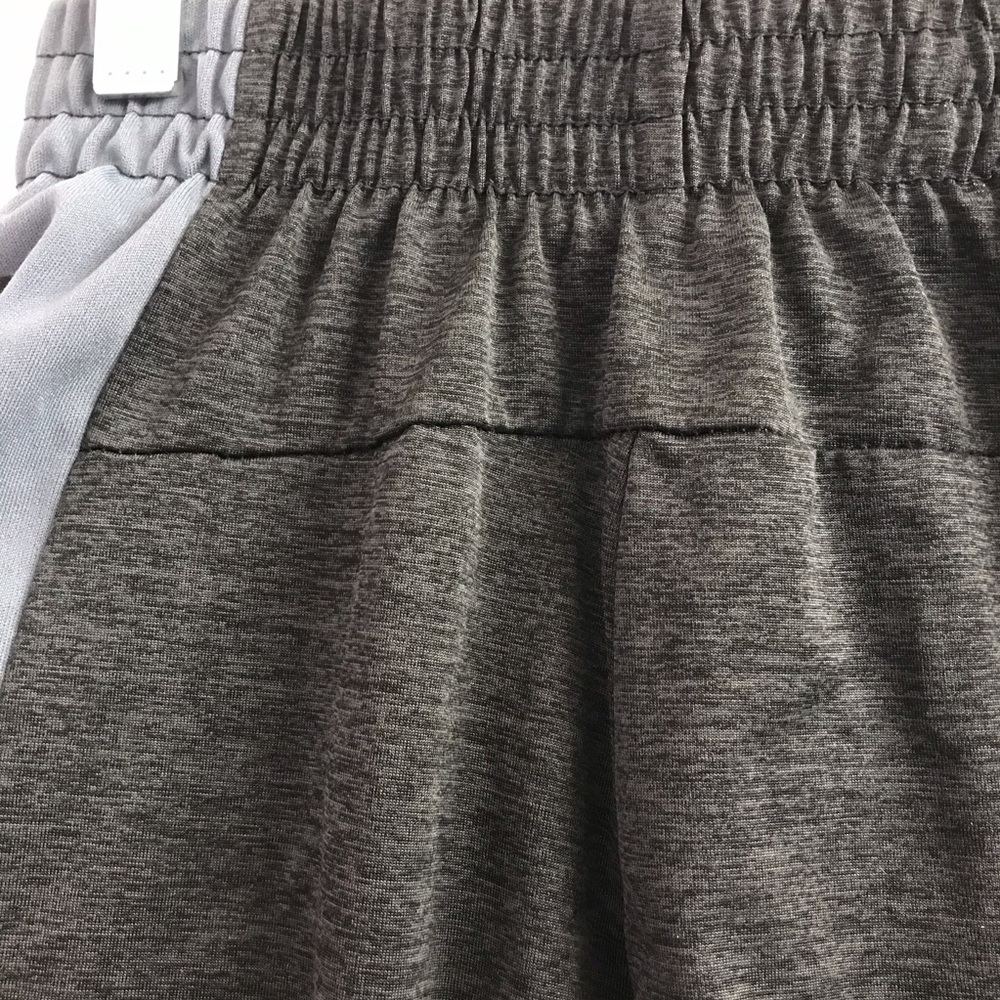 Boys Champion Shorts Black & Gray Size 7/8 - Picture 8 of 14
